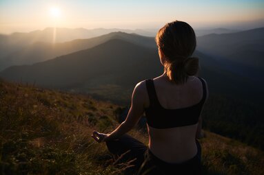 Regeneration-Yoga-Wandern | © Image by ArtPhoto_studio on Magnific