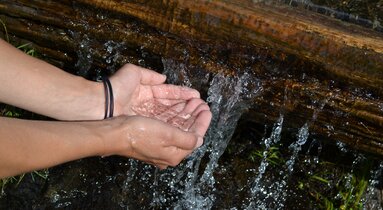 Acqua fresca alla fontana © TVB Wipptal