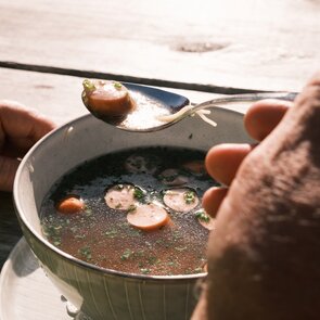 Regional genießen - Nudelsuppe | © Vincent Croce | TVB Wipptal