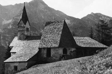 St. Magdalena im Gschnitztal vor der Restaurierung 1959