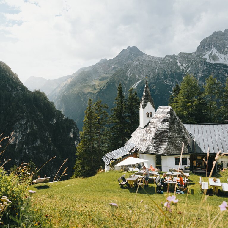 St. Magdalena mit Blick ins hintere Gschnitztal | © TVB Wipptal | Johannes Bitter
